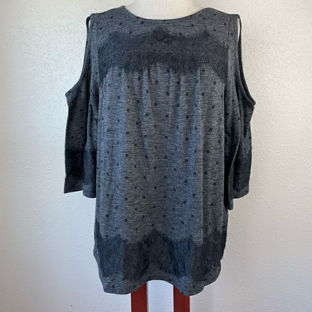 LOFT Cold Shoulder Top Size L EUC